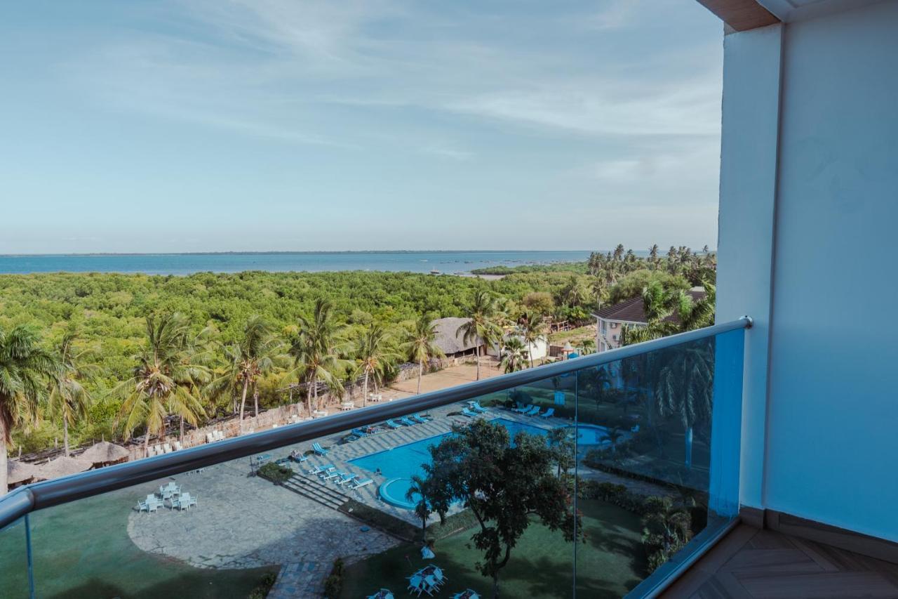 Tanga Beach Resort & Spa Exterior foto