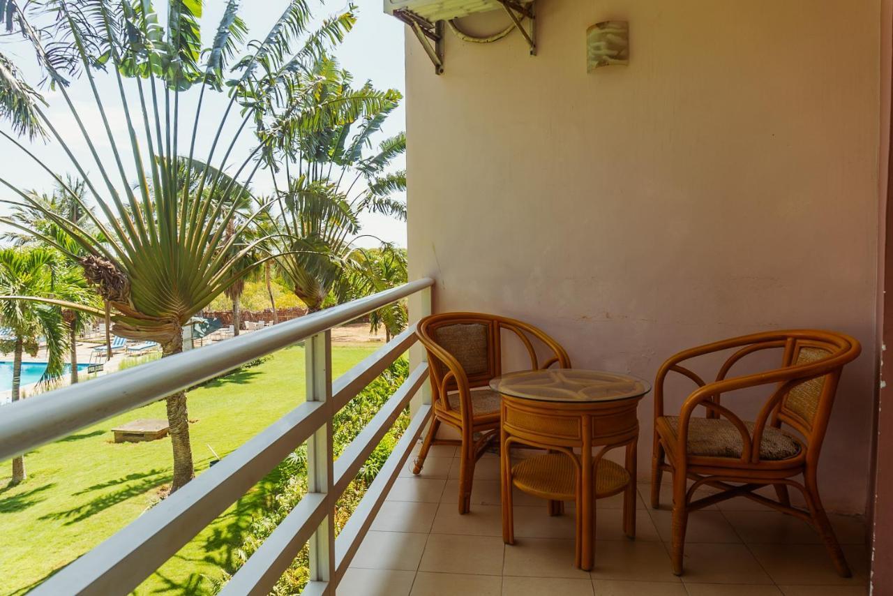 Tanga Beach Resort & Spa Exterior foto